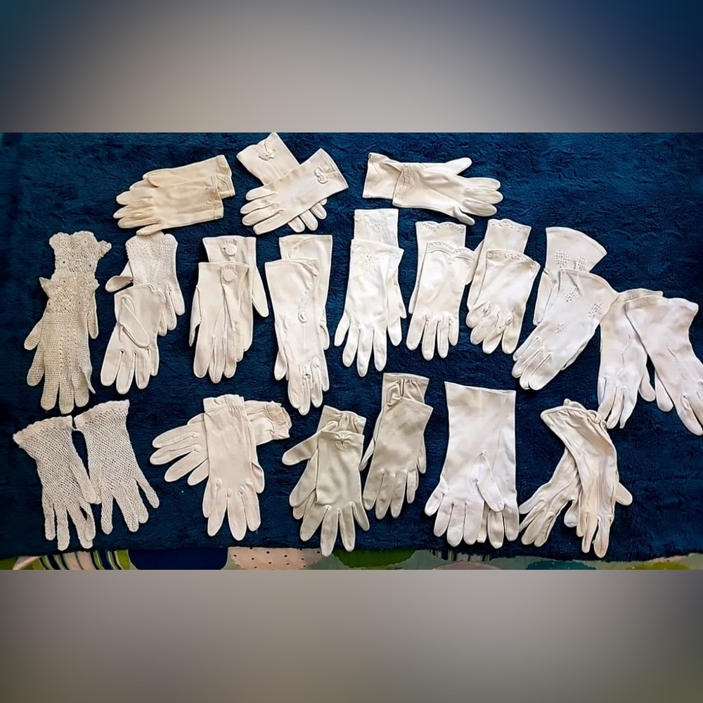 18 pairs vintage women’s gloves